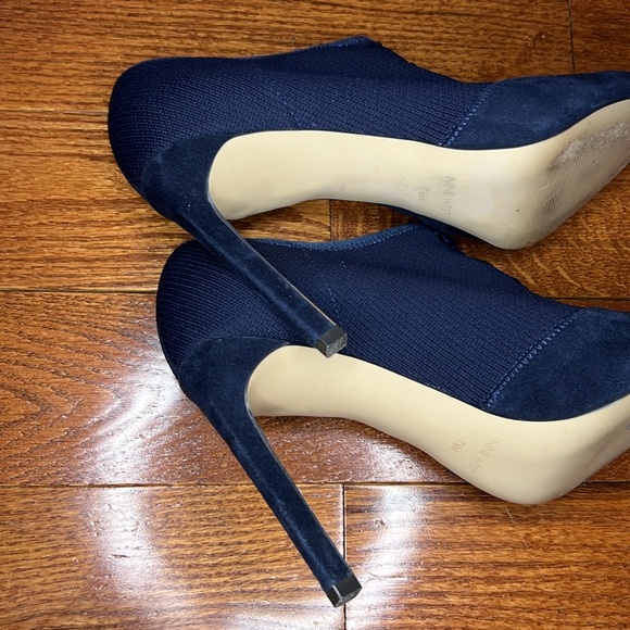 Navy Blue Nine West Heels - Picture 7 of 7